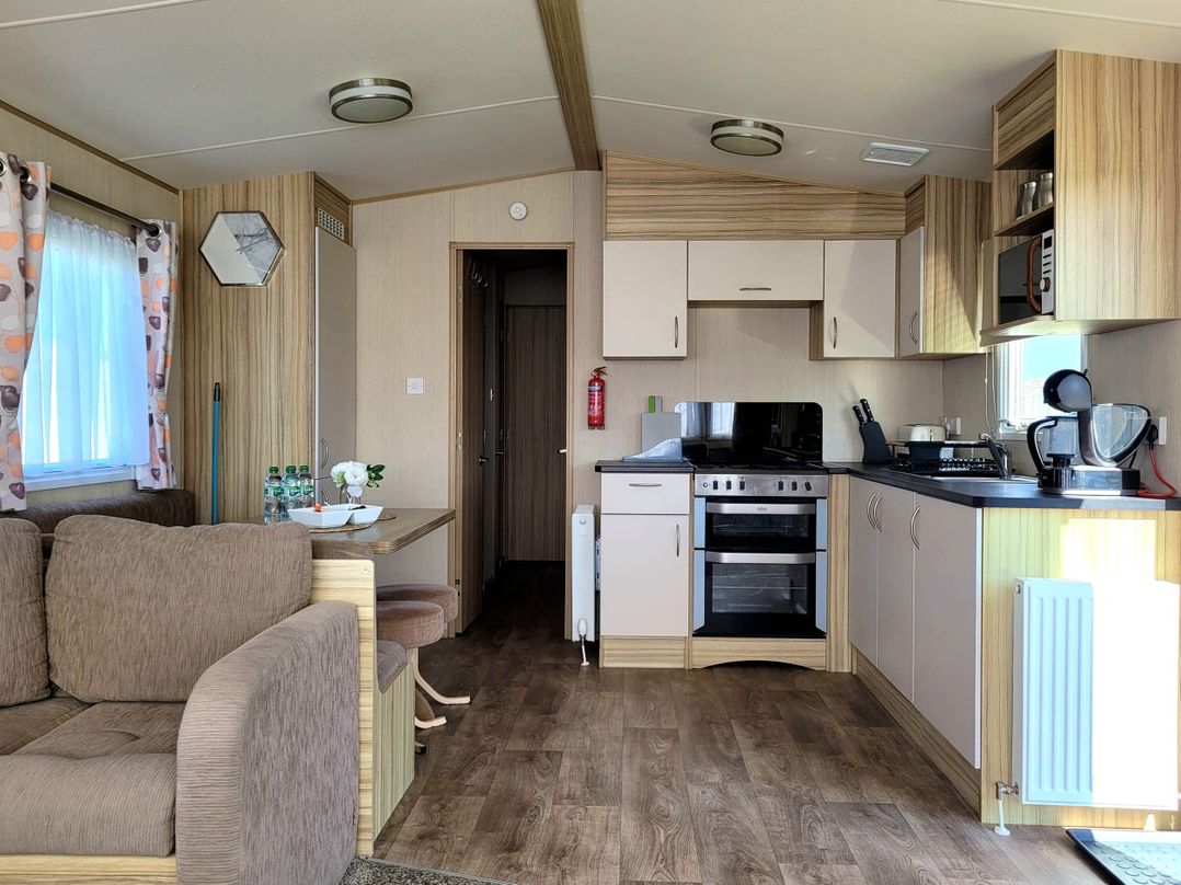 St Osyth- Sleeps8-freeparking-wifi-holidaypark