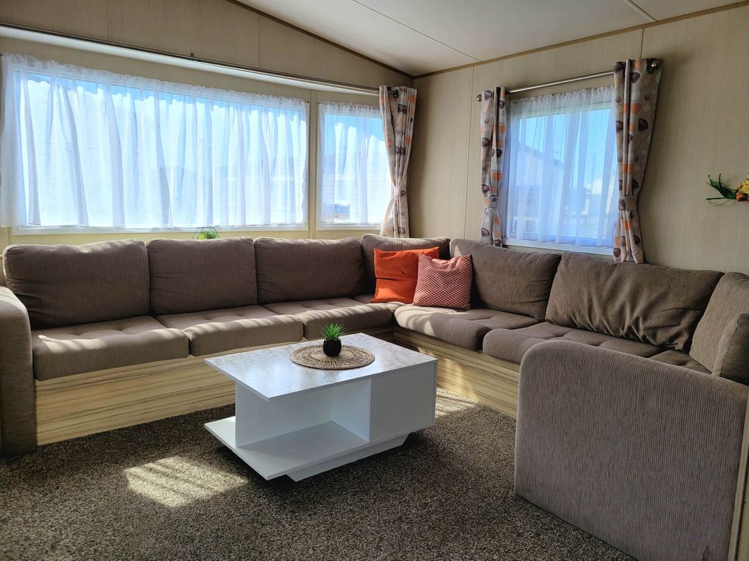 St Osyth- Sleeps8-freeparking-wifi-holidaypark