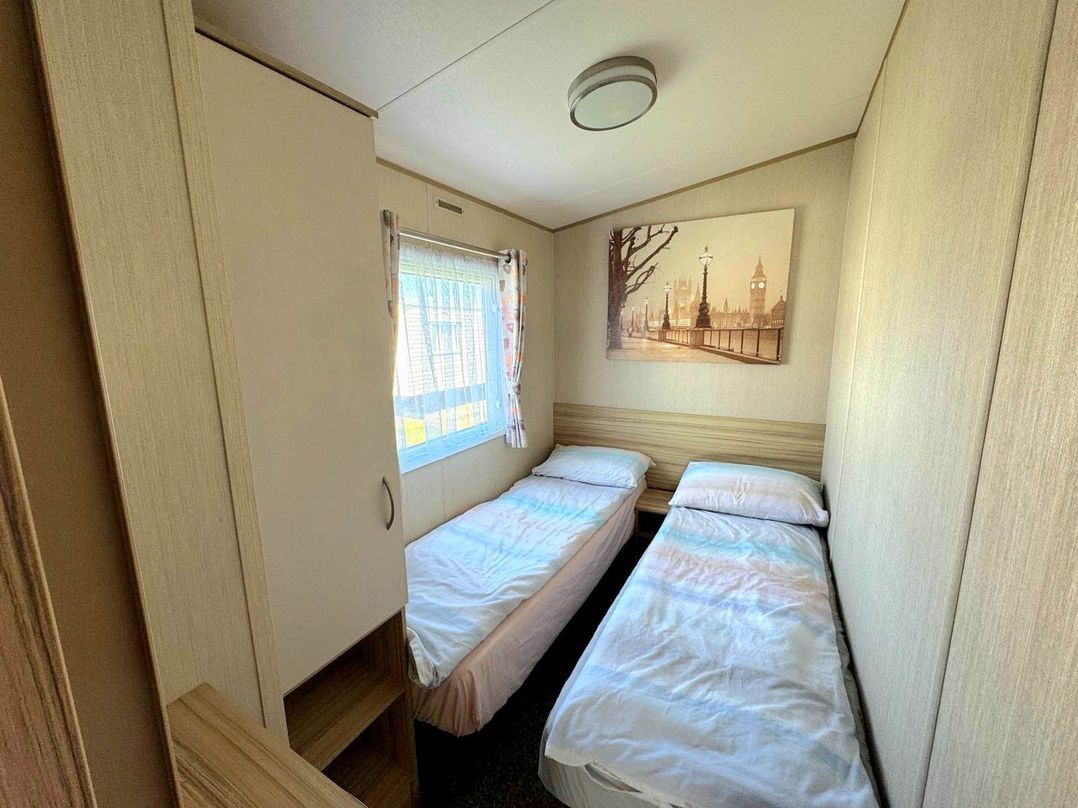 St Osyth- Sleeps8-freeparking-wifi-holidaypark