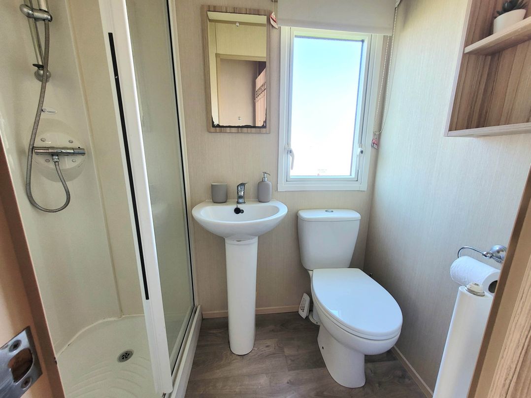 St Osyth- Sleeps8-freeparking-wifi-holidaypark