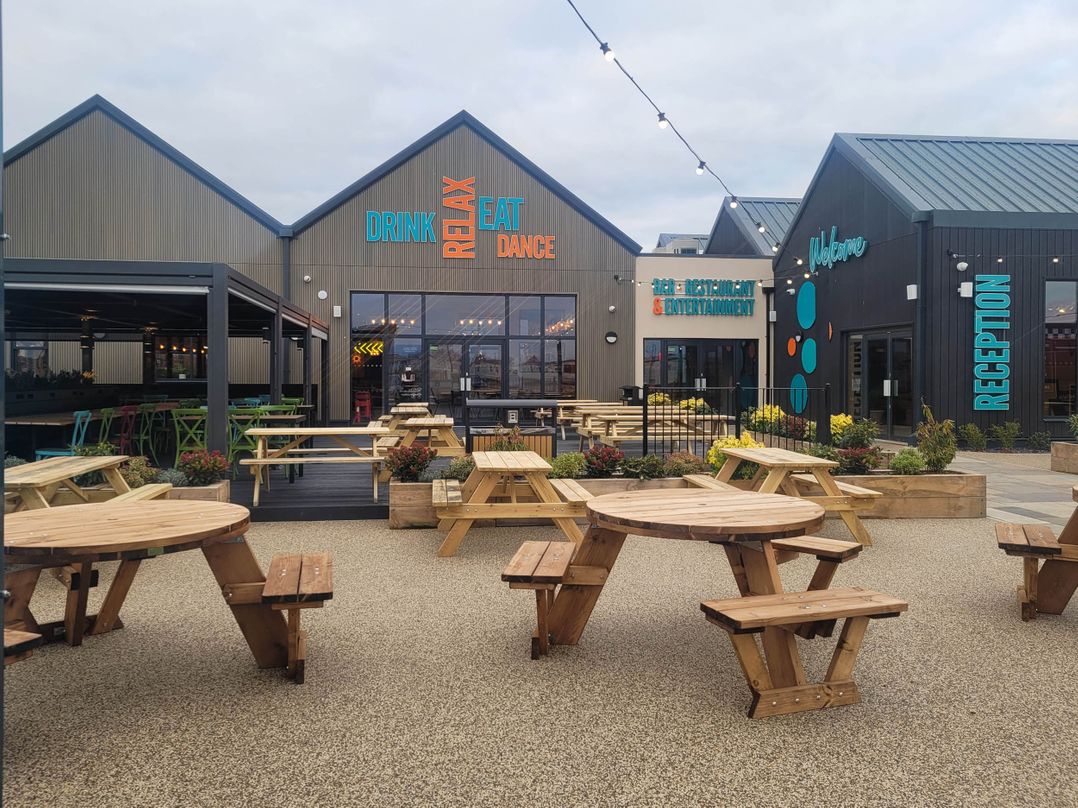 St Osyth- Sleeps8-freeparking-wifi-holidaypark