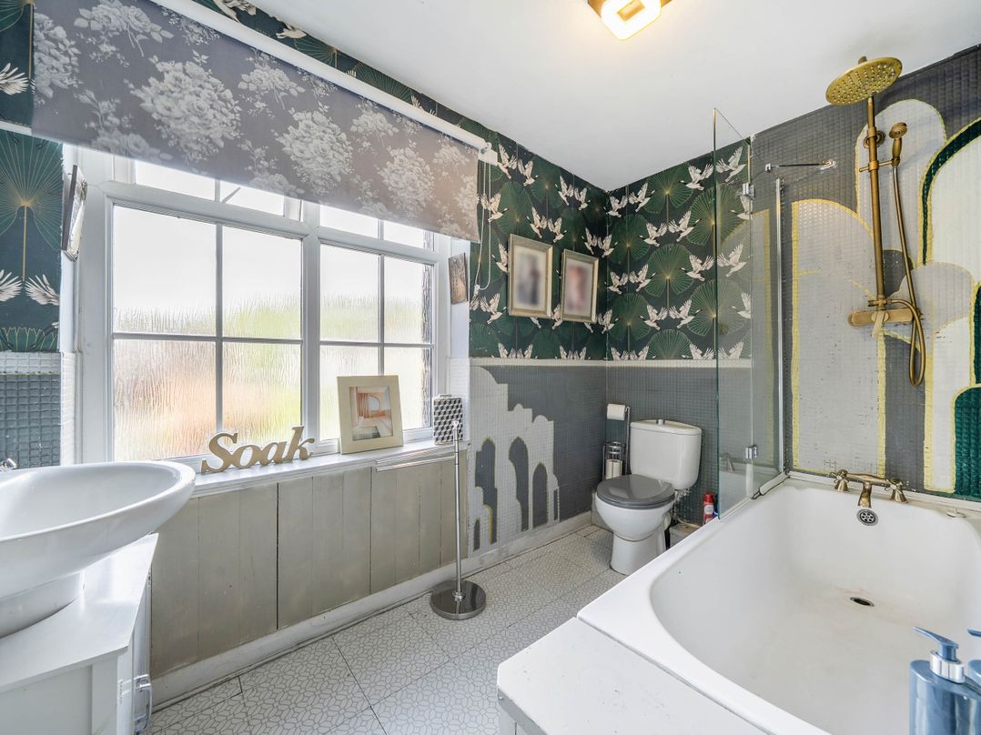 Hebden Bridge - House - Sleeps 8 - Pet Friendly