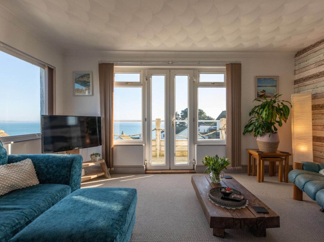 Sea View 1 Bed Flat - Pets - Balcony - Parking