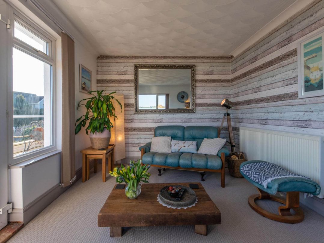 Sea View 1 Bed Flat - Pets - Balcony - Parking