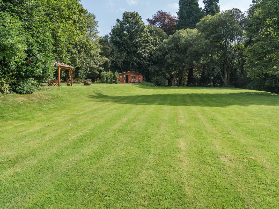Cabin for 2 - Wood Burning Hot Tub & Fire