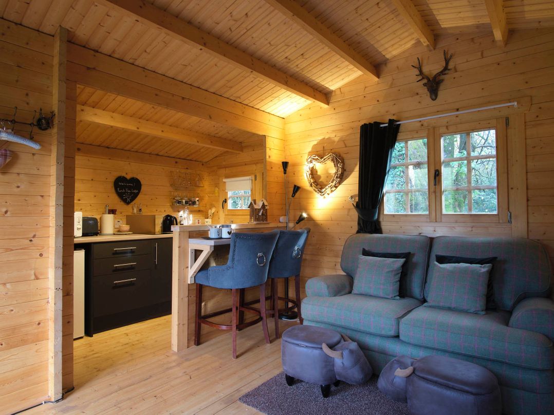 Cabin for 2 - Wood Burning Hot Tub & Fire