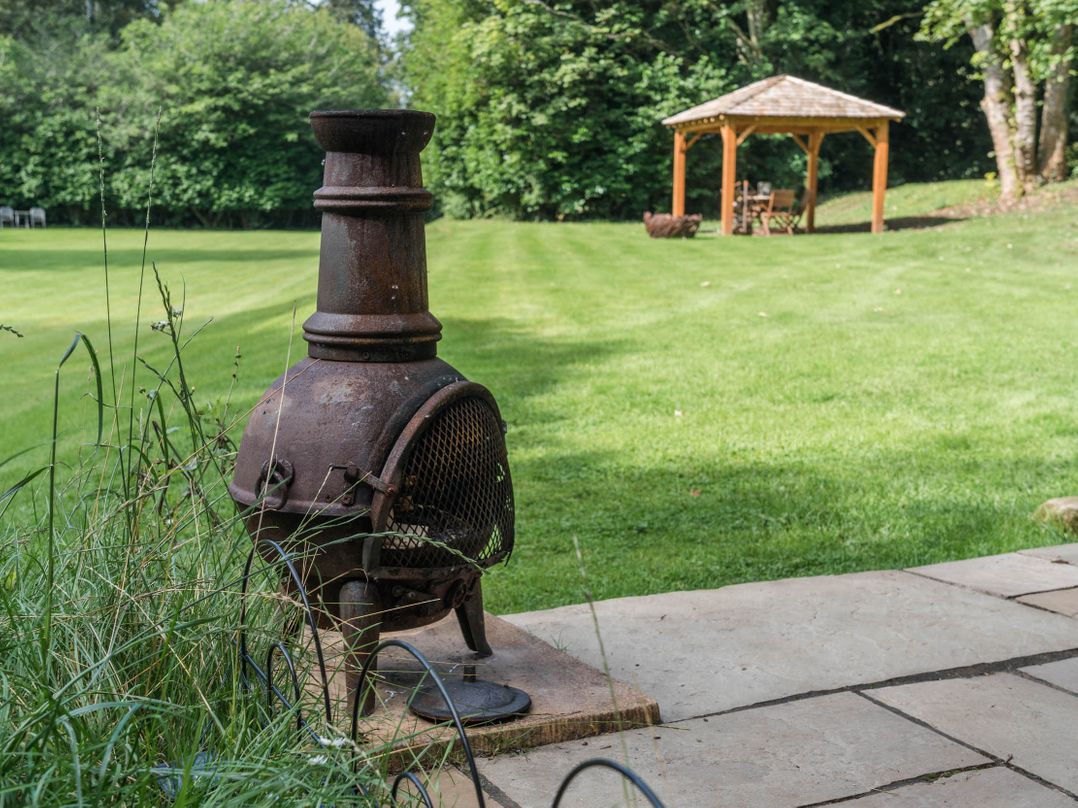 Cabin for 2 - Wood Burning Hot Tub & Fire