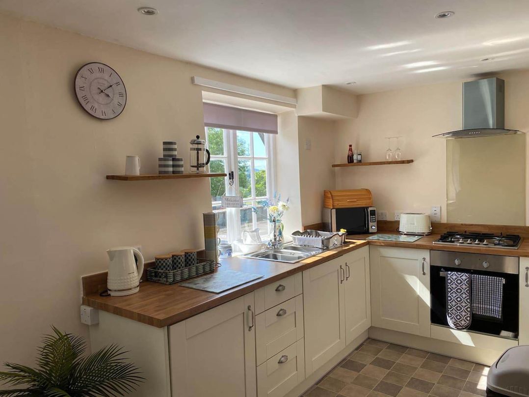 Apartment - Sleeps 2 - Pet friendly