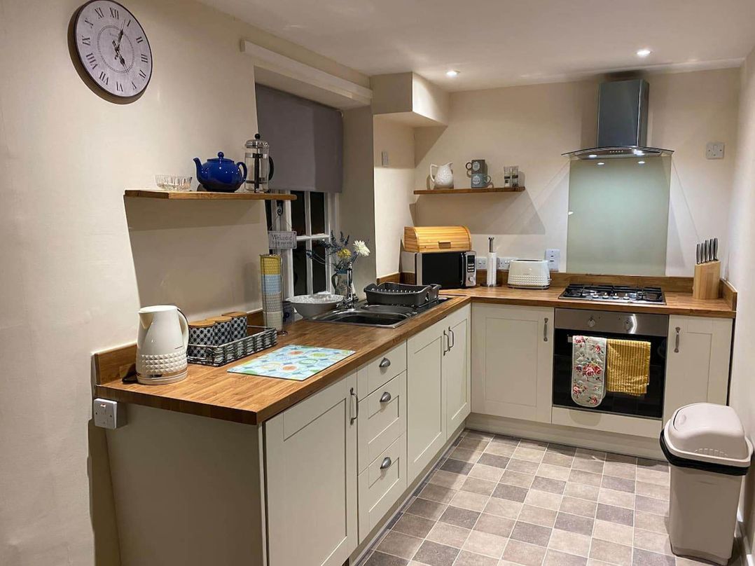 Apartment - Sleeps 2 - Pet friendly