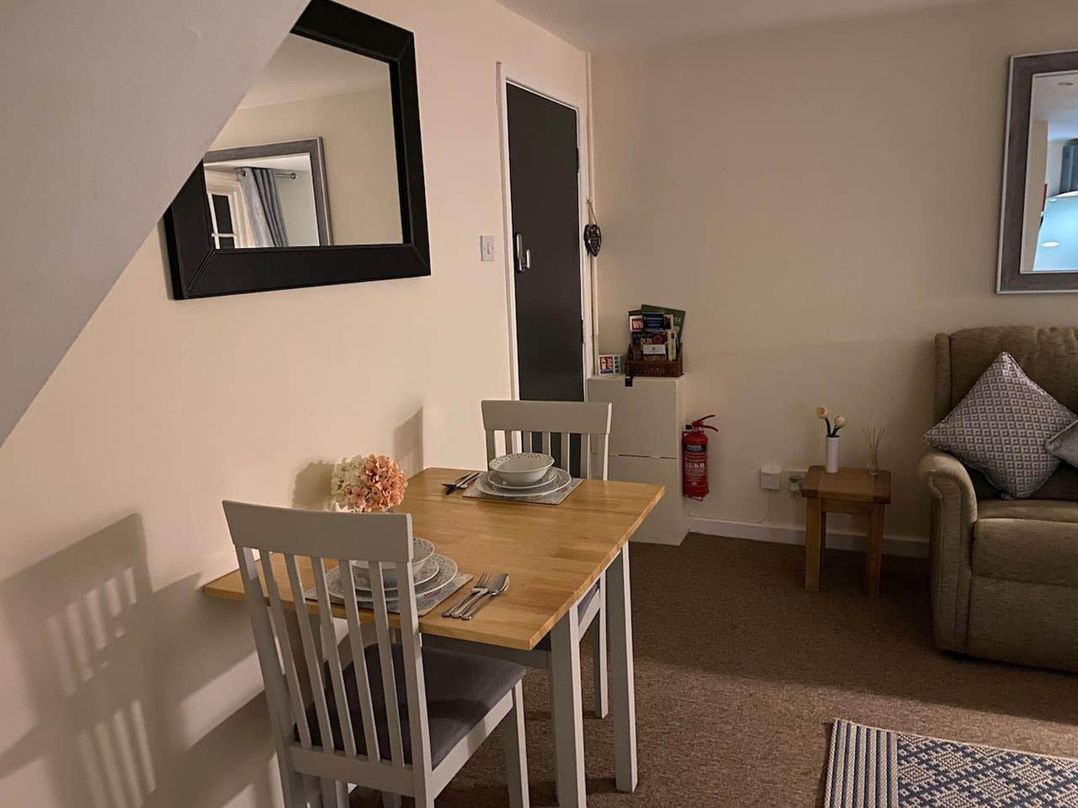 Apartment - Sleeps 2 - Pet friendly