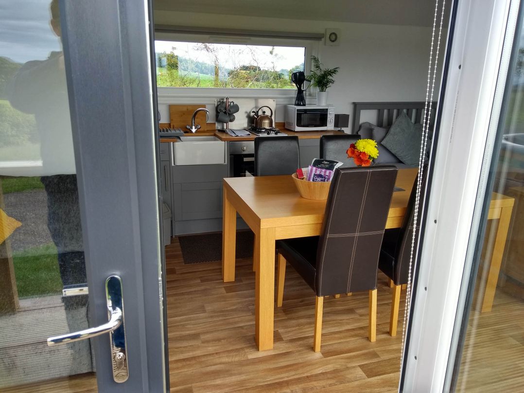 Cleeves Cabins 1, Ailsa Luxury Lodge with hot tub