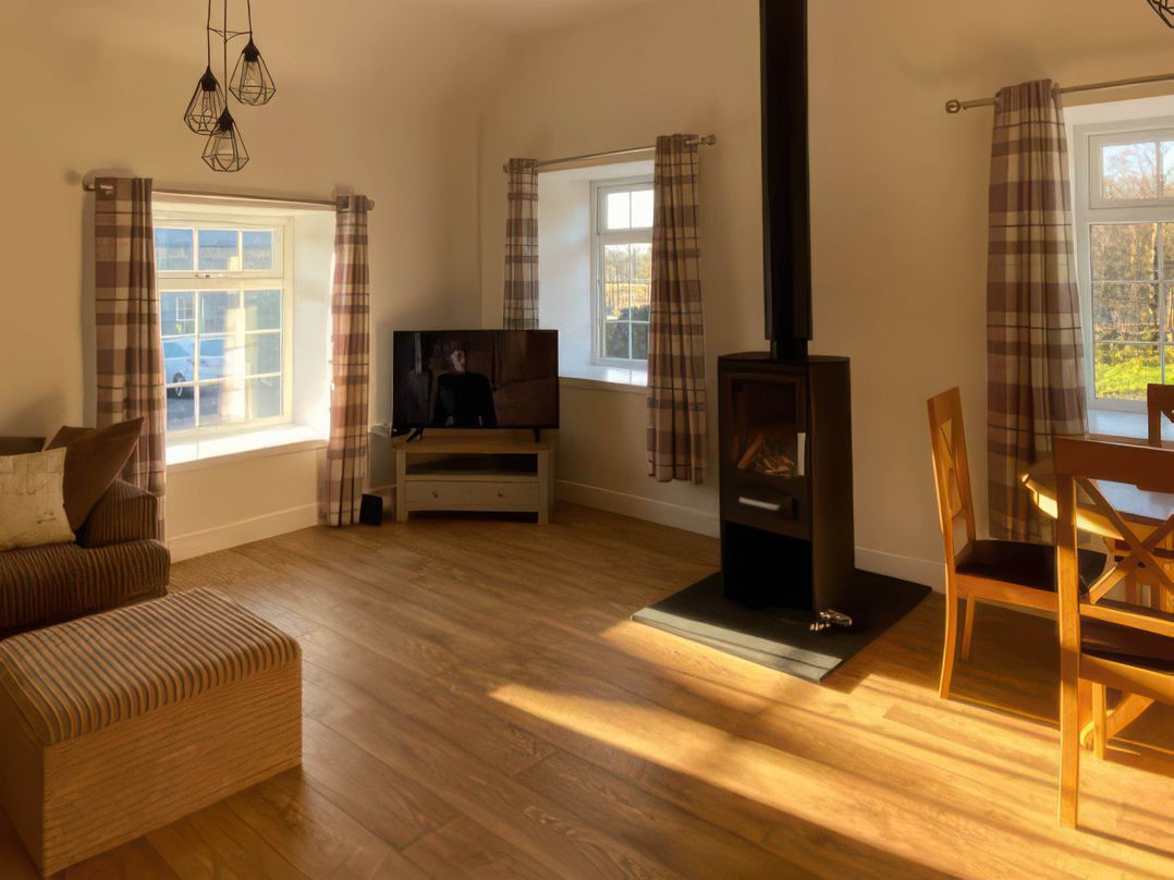 2-Bed Barn, Hot Tub & Pet Friendly near Muirkirk