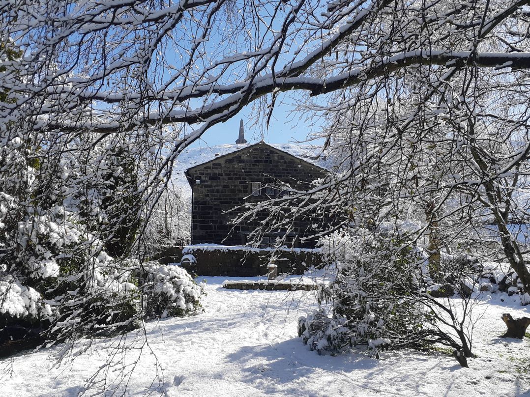 3 bedroom- Sleeps 6-Greave Farm Todmorden Cottage