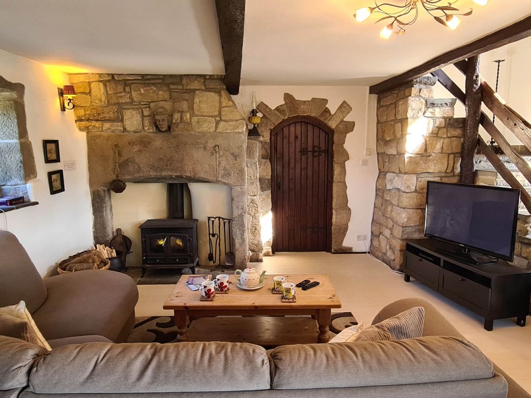 3 bedroom- Sleeps 6-Greave Farm Todmorden Cottage