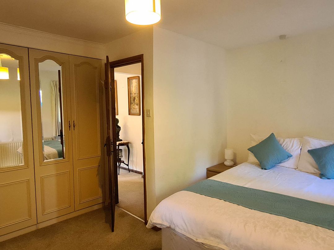 3 bedroom- Sleeps 6-Greave Farm Todmorden Cottage