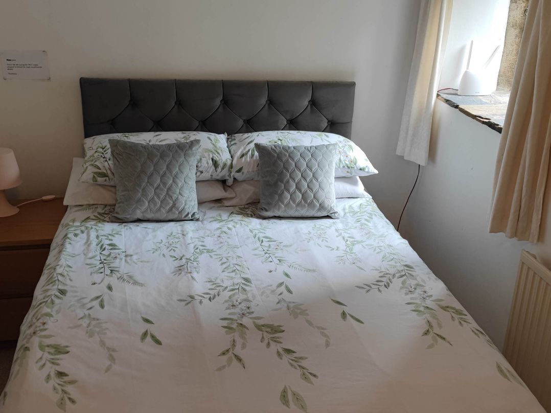 3 bedroom- Sleeps 6-Greave Farm Todmorden Cottage