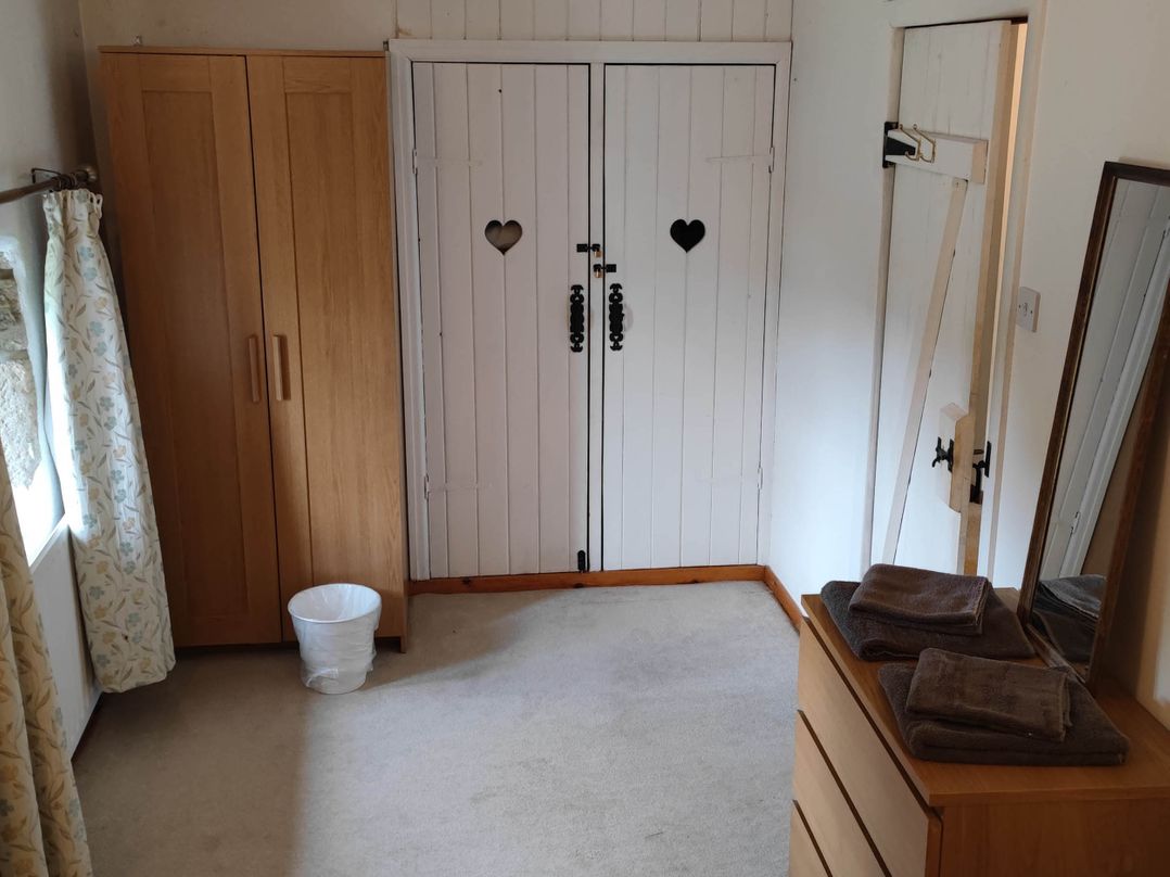 3 bedroom- Sleeps 6-Greave Farm Todmorden Cottage