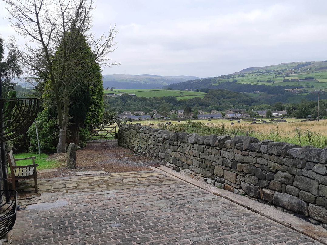 3 bedroom- Sleeps 6-Greave Farm Todmorden Cottage