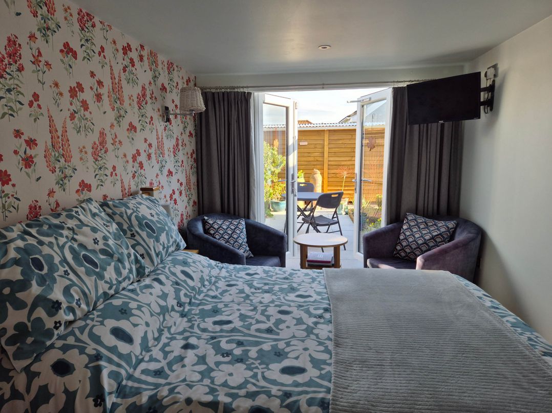 Flower Garden Studio in Sheringham-Cycle friendly