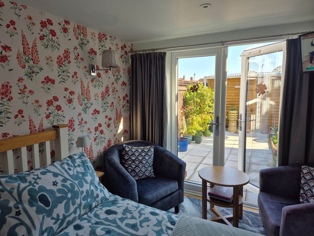 Flower Garden Studio in Sheringham-Cycle friendly