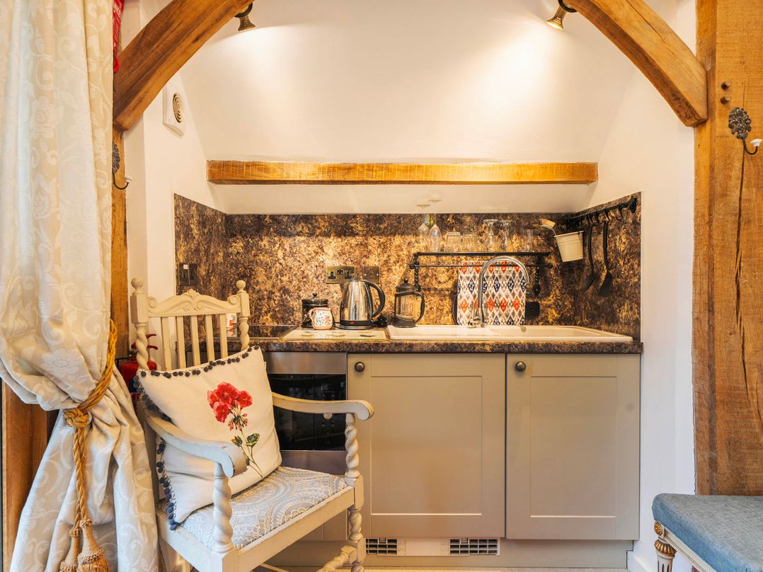 Bramble Bank 'CartShed'-1 Bed Cottage-Sleeps 2