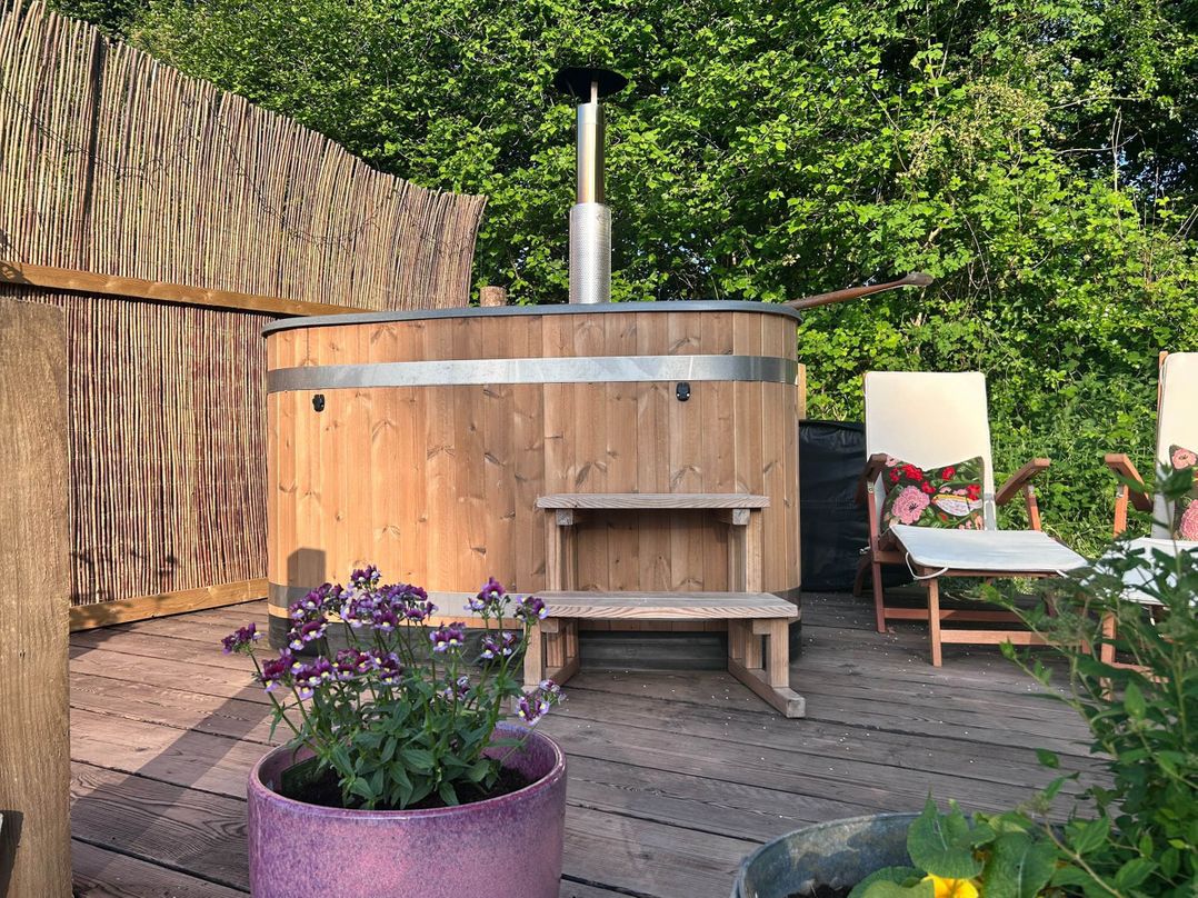 Cozy Cabin Retreat near Chepstow