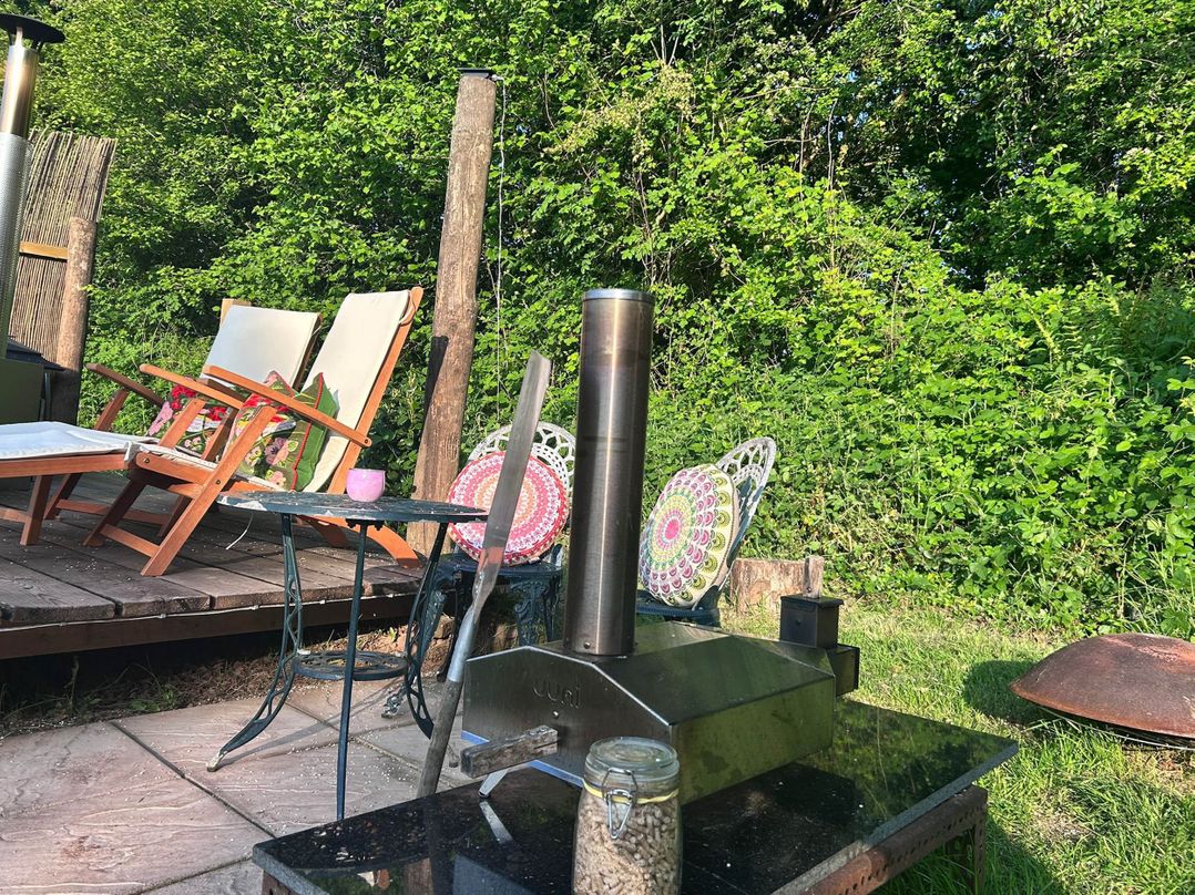 Cozy Cabin Retreat near Chepstow