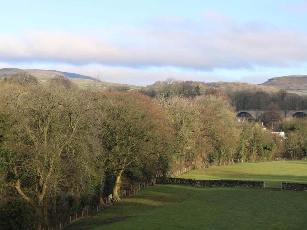 Ingleton 2-Bed Cottage, Sleeps 4, Pet Ok & Parking