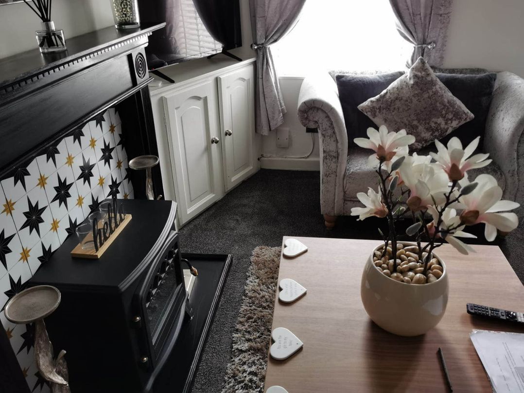 Stunning 2-Bed House in Macclesfield Cheshire