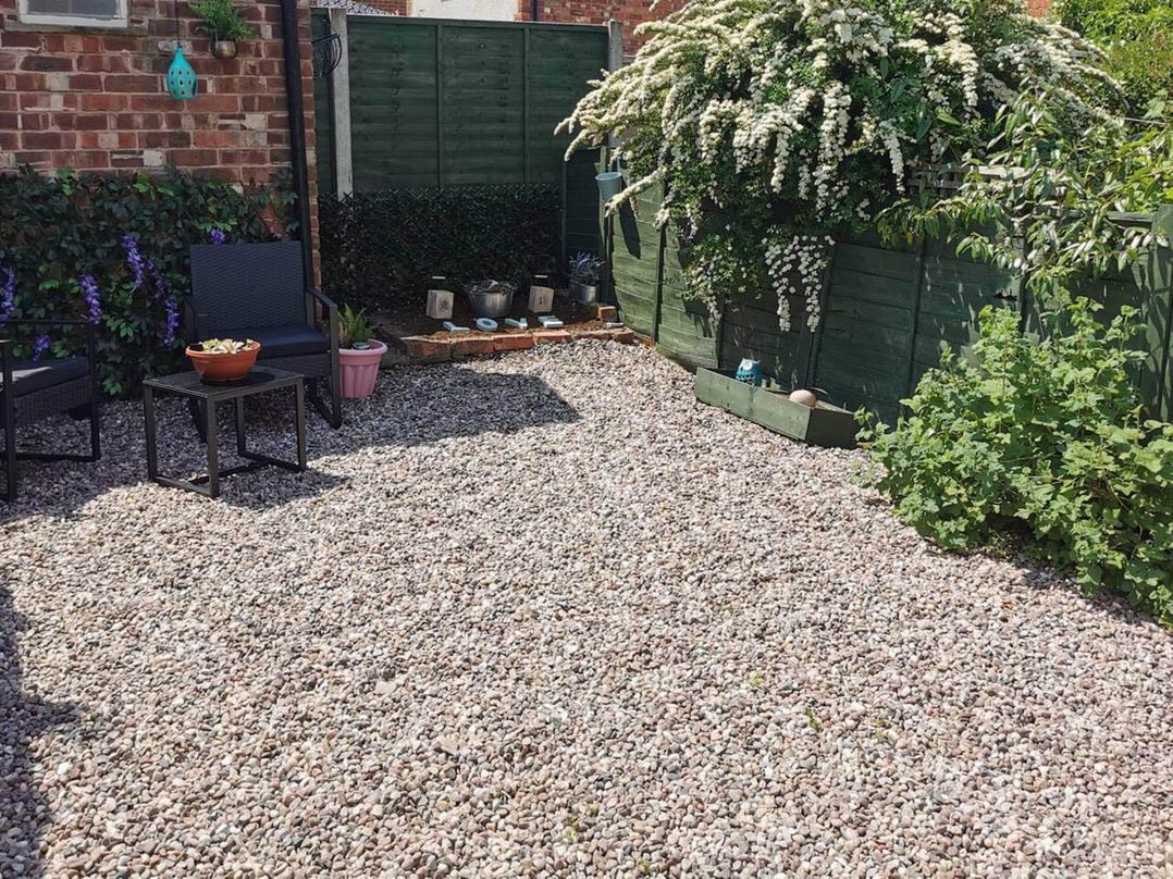 Stunning 2-Bed House in Macclesfield Cheshire