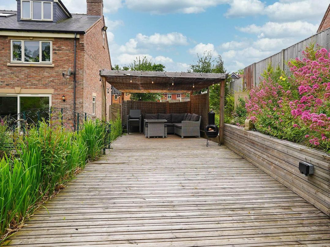 Rent My Spa Home with Pool table, Hottub and Sauna