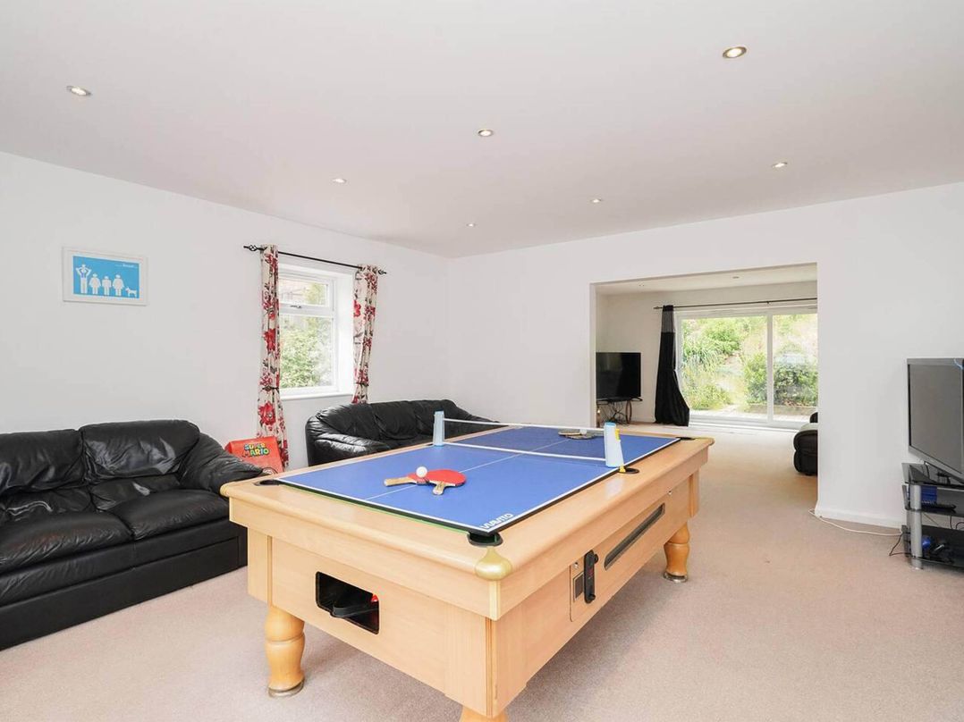 Rent My Spa Home with Pool table, Hottub and Sauna