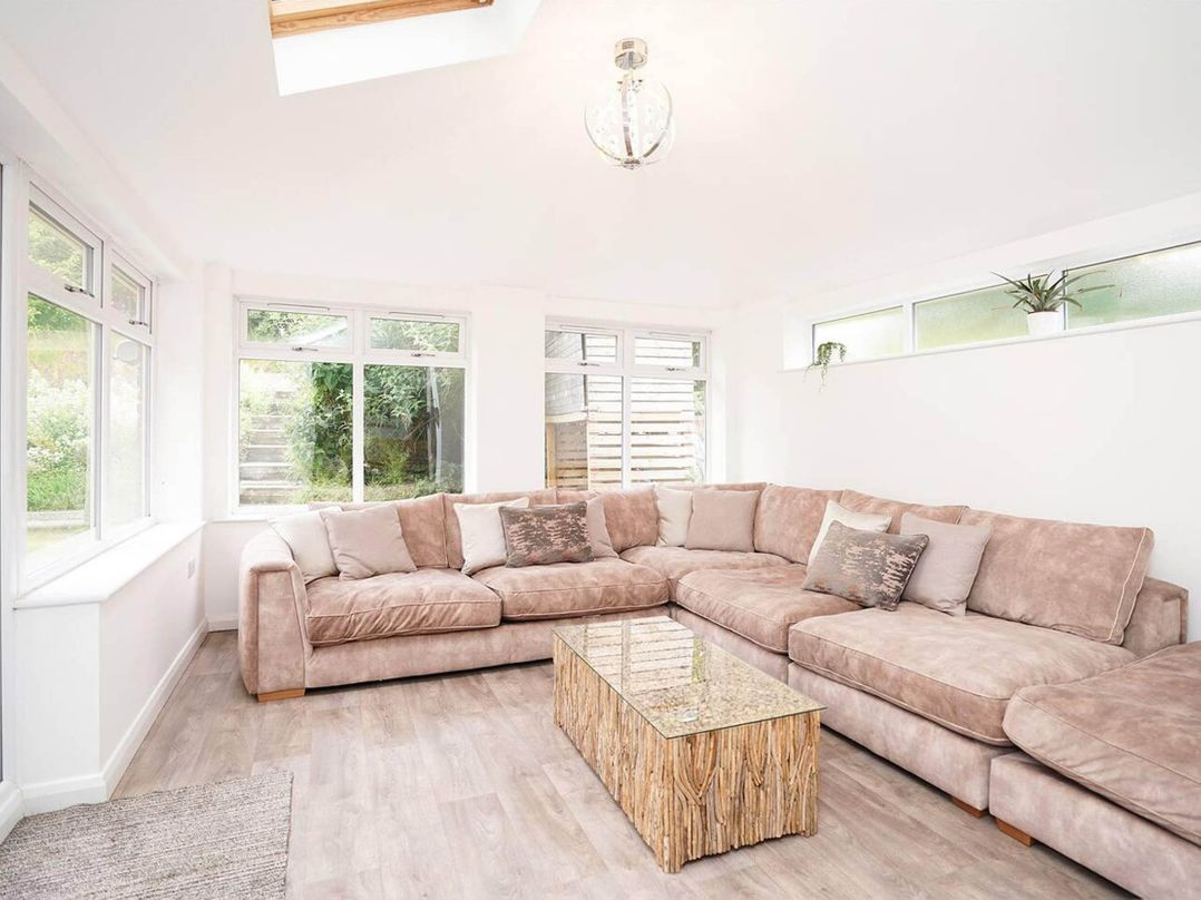 Rent My Spa Home with Pool table, Hottub and Sauna