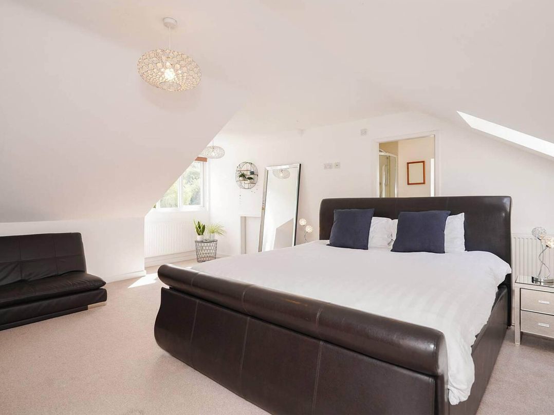 Rent My Spa Home with Pool table, Hottub and Sauna