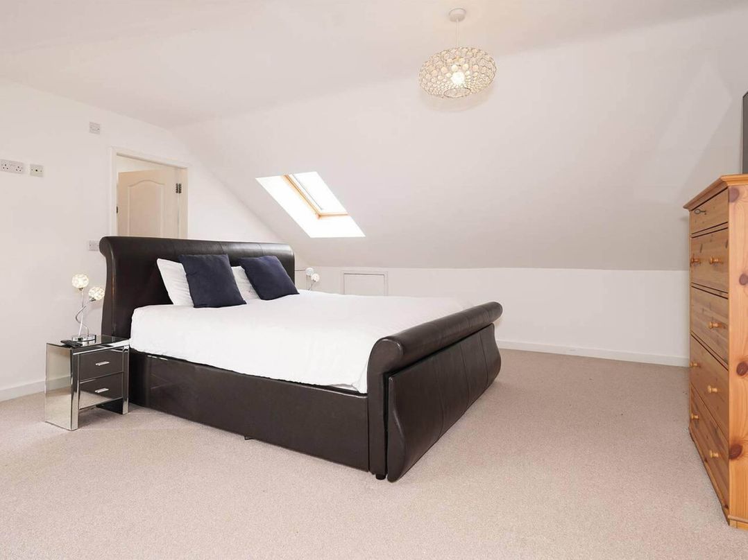 Rent My Spa Home with Pool table, Hottub and Sauna