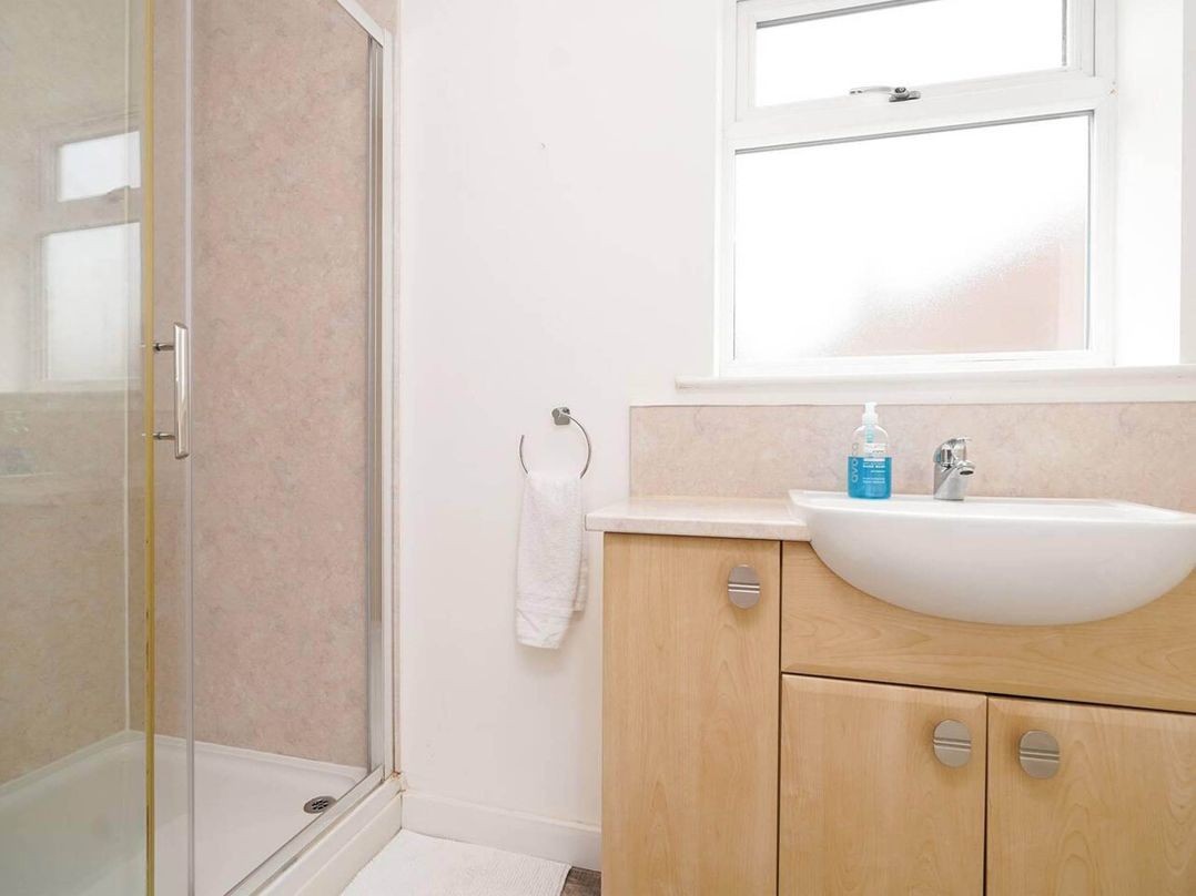 Rent My Spa Home with Pool table, Hottub and Sauna