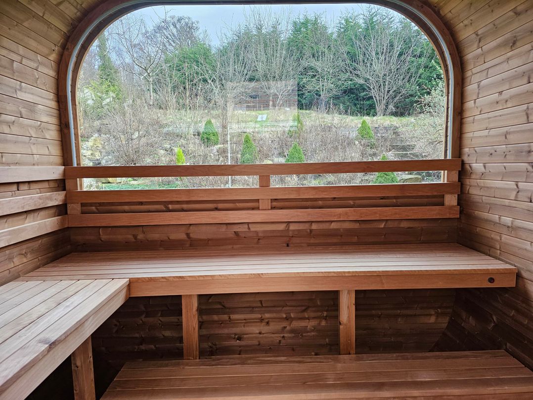 Rent My Spa Home with Pool table, Hottub and Sauna