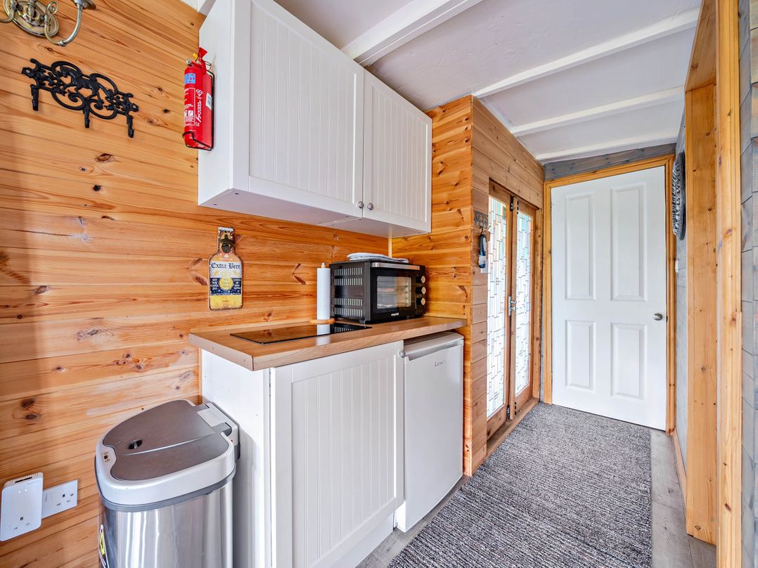 Peaceful Cabin in Skegby -Sleeps2- Fire Pit