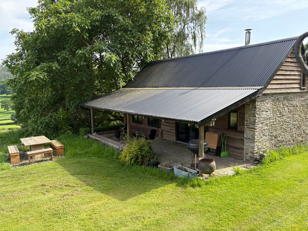 Walnut Tree Lodge WITH hot tub