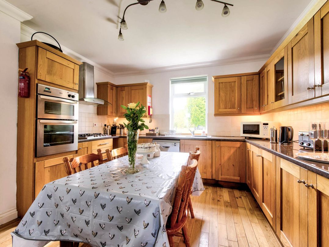 Argyll Farmhouse-Idyllic Setting-Sleeps10