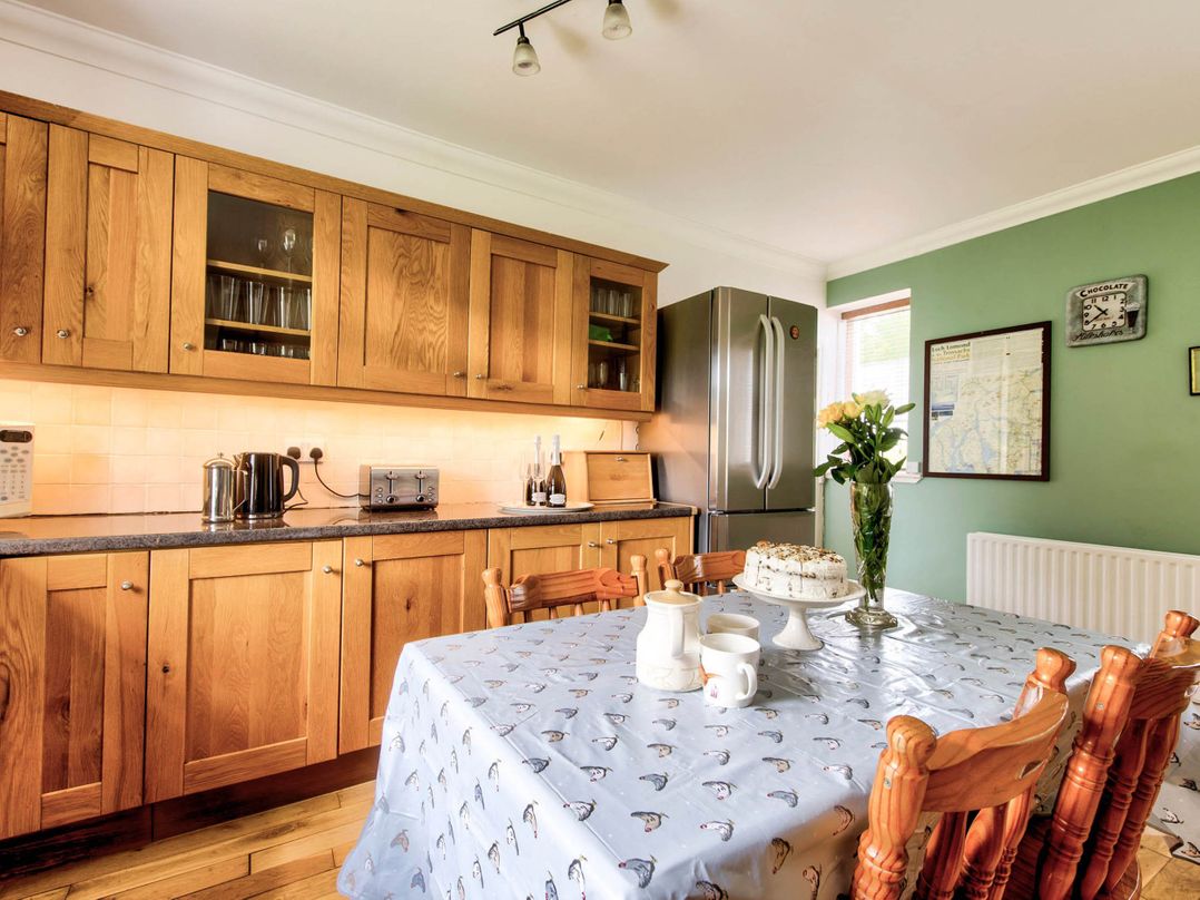 Argyll Farmhouse-Idyllic Setting-Sleeps10