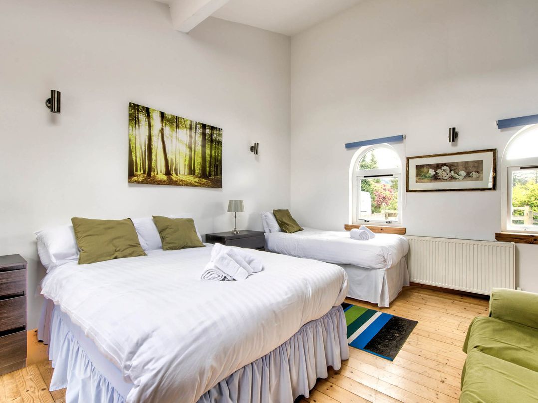 Argyll Farmhouse-Idyllic Setting-Sleeps10