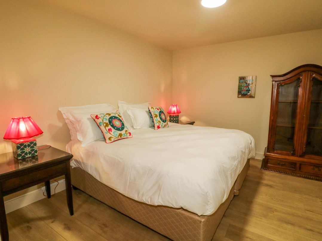 Suite 33A