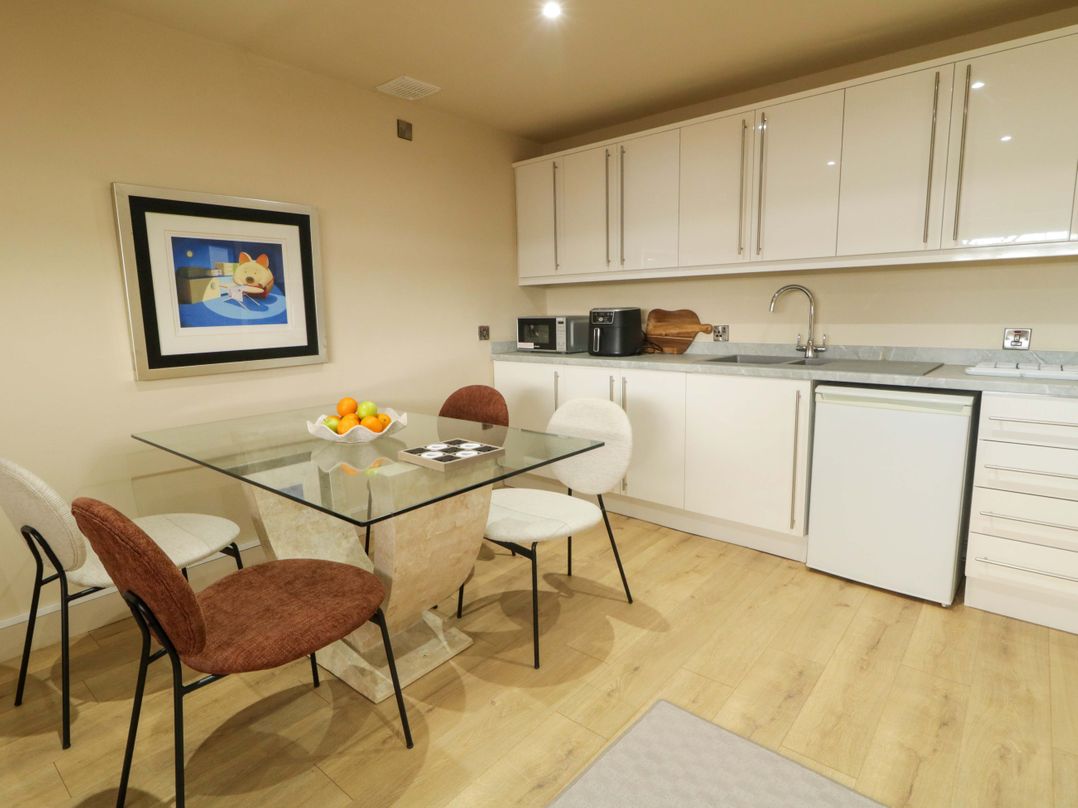 Suite 33B
