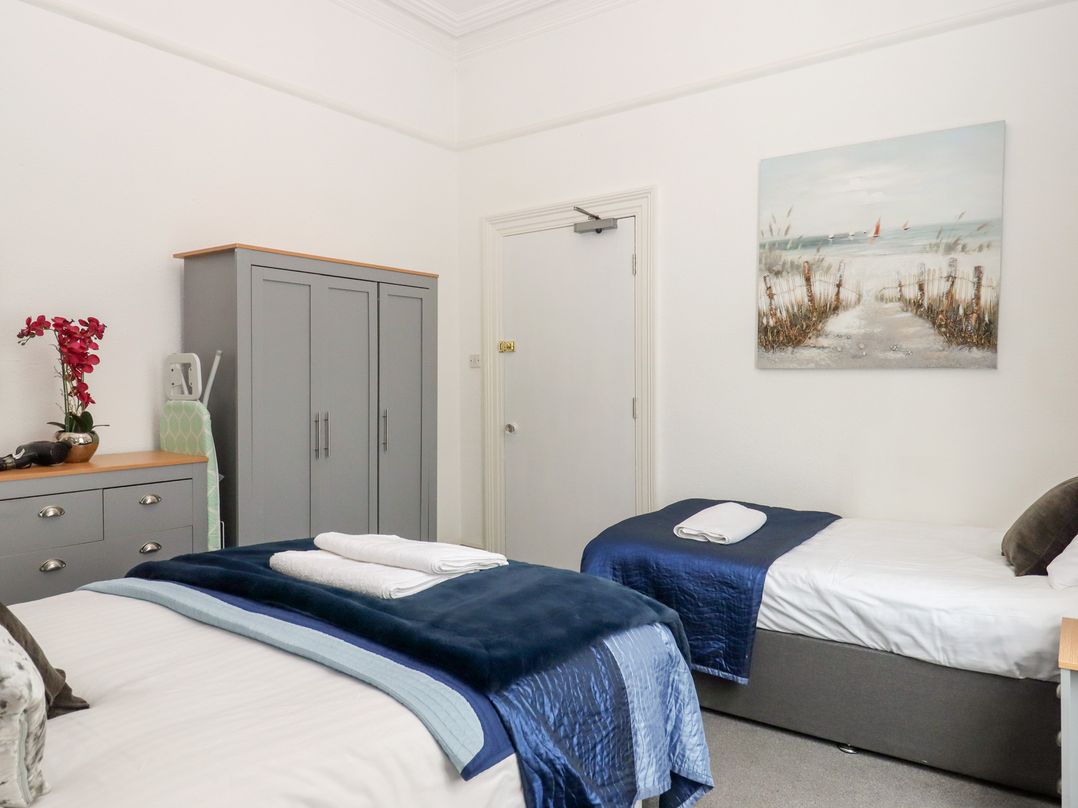 Apartment 4