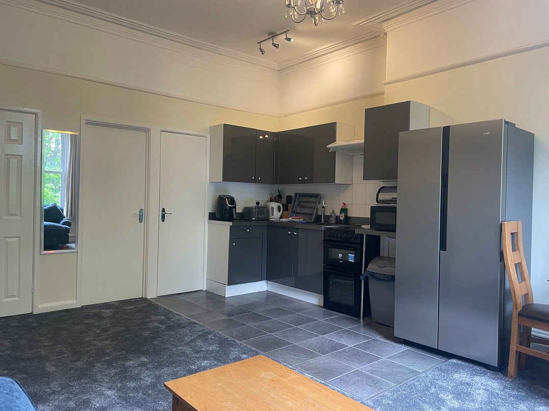 Apartment 5