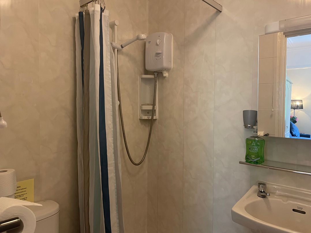 Apartment 5