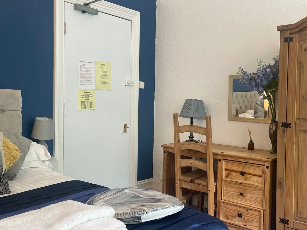Apartment 6