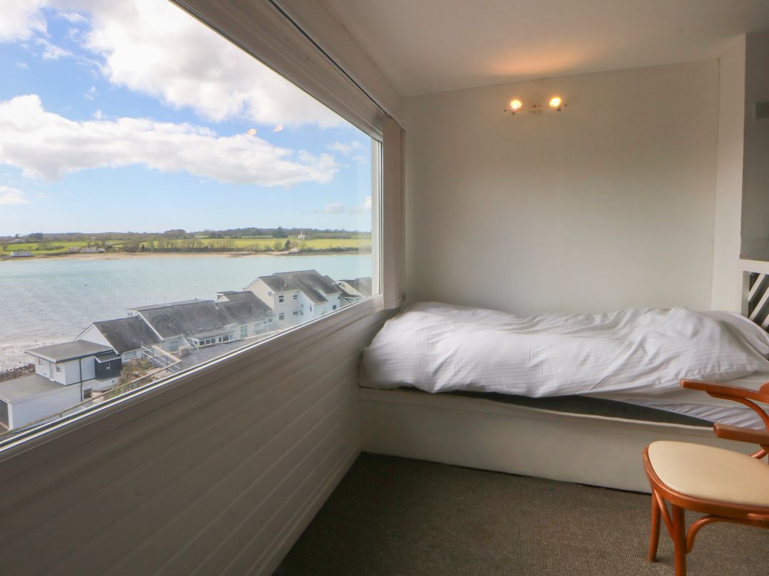 Seaview Apartment 5