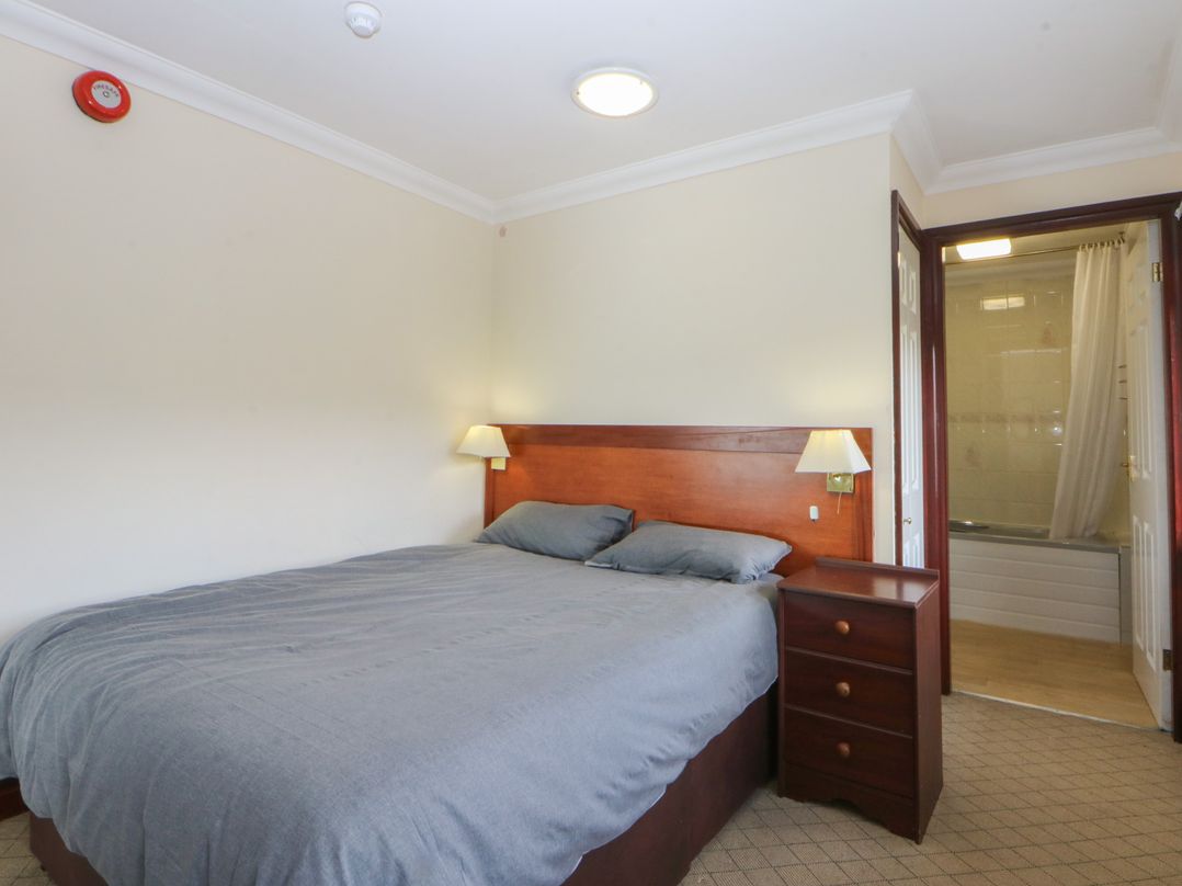Seaview Apartment 5